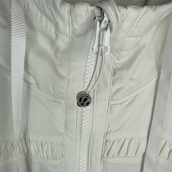 Lululemon Women’s White Dance Studio Jacket Size 12 - Picture 7 of 9